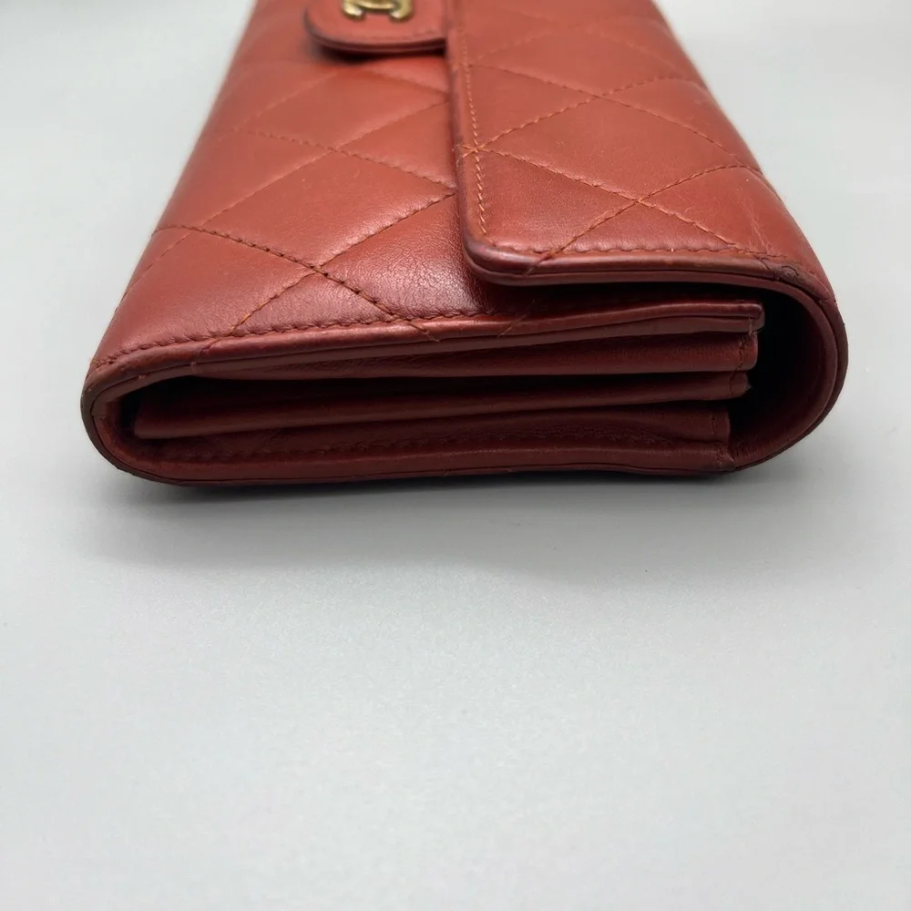 ❤️CHANEL Red Quilted Leather Wallet/Clutch